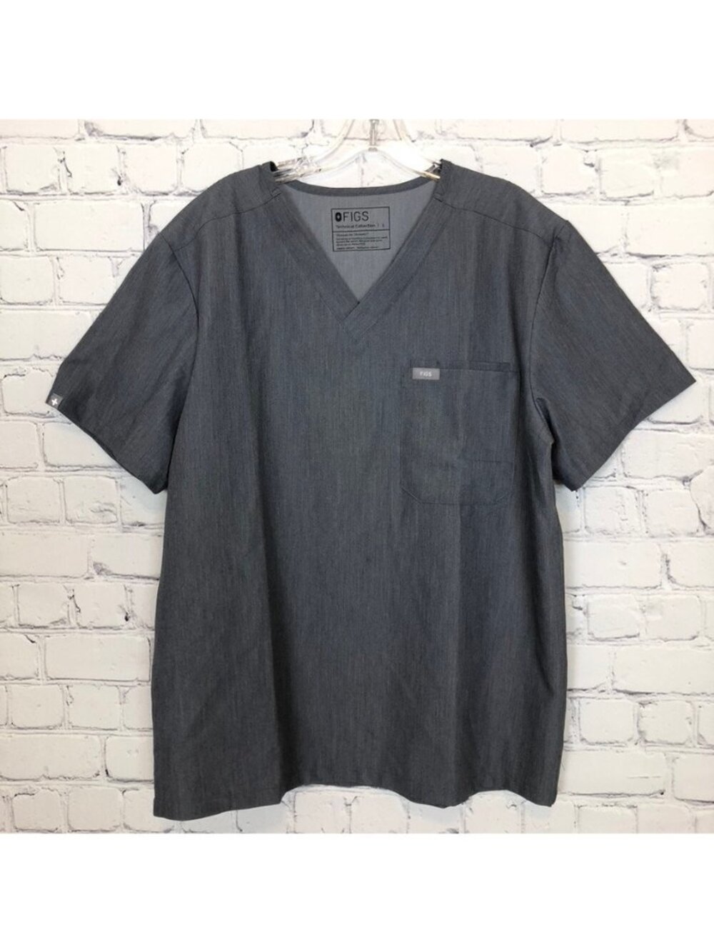 Figs Mens Graphite Gray Leon Scrub Top Size L